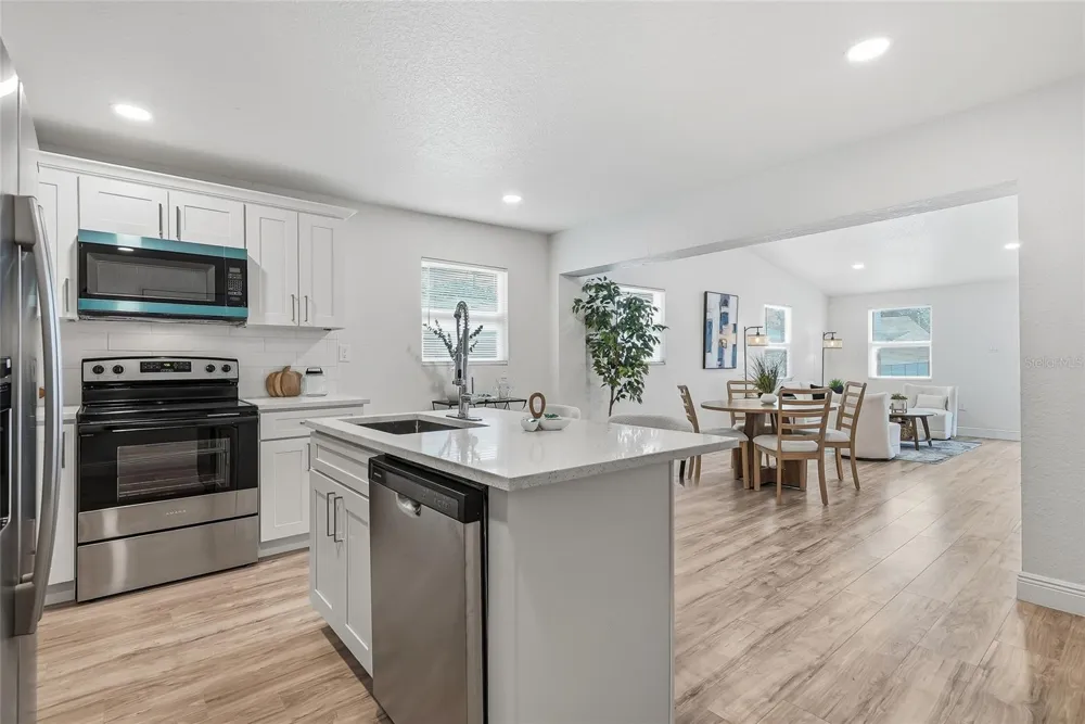 3907 SPENCE AVENUE Tampa, FL 33614