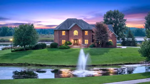 6831 Price Lake Drive