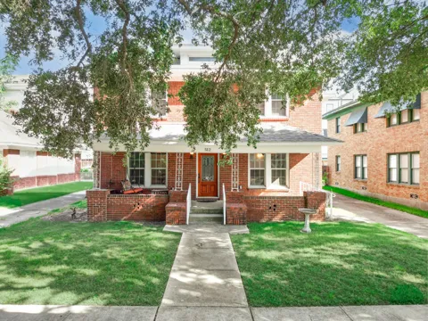 512 W Pierce Street