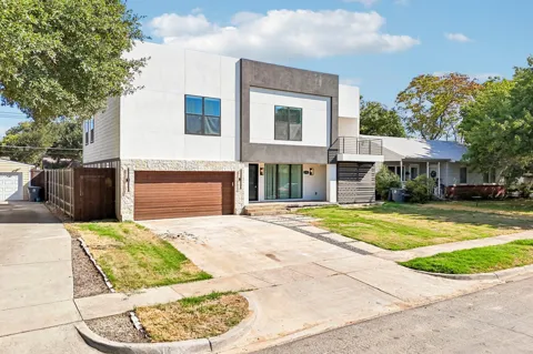 3889 Davila Drive