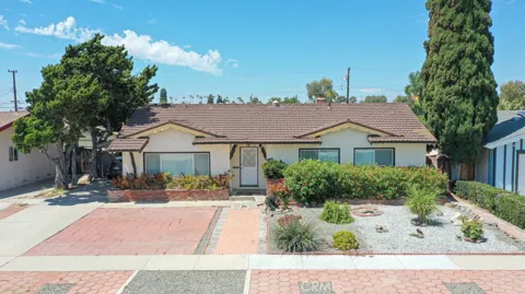 1641 W Buena Vista