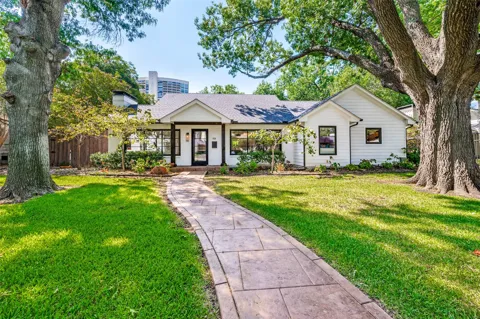 6124 Del Norte Lane