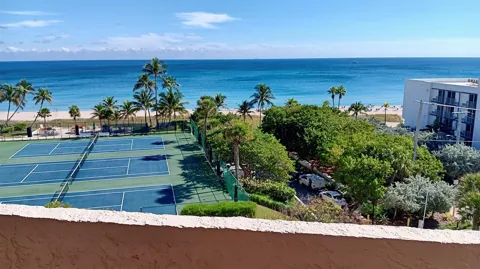 4900 OCEAN BOULEVARD #819