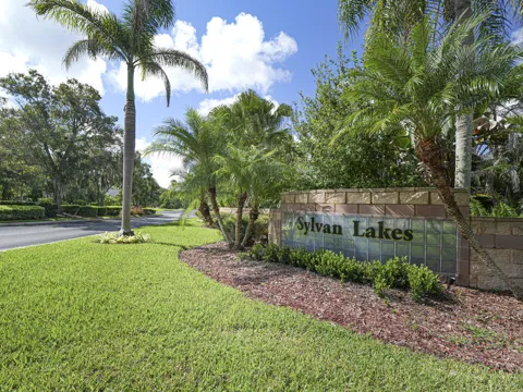 5880 40th Lane