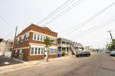215 E Burk Avenue