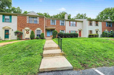 23 Greenwich Dr