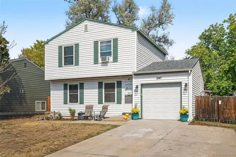 1247 W 135th Place