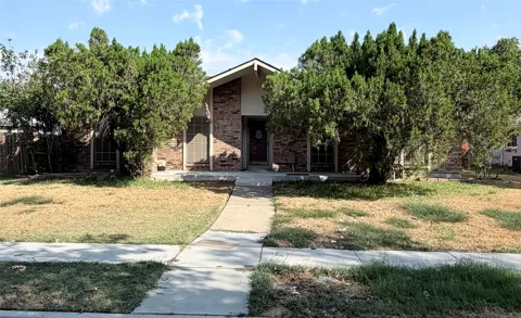 826 Pinoak Drive