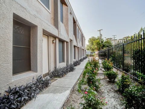 4040 Brown Street #8