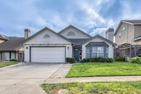 796 Riverton Way
