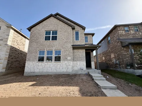 504 Bloomington Loop