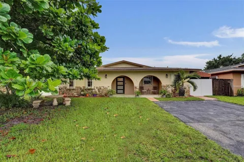 4620 SW 43rd Ter