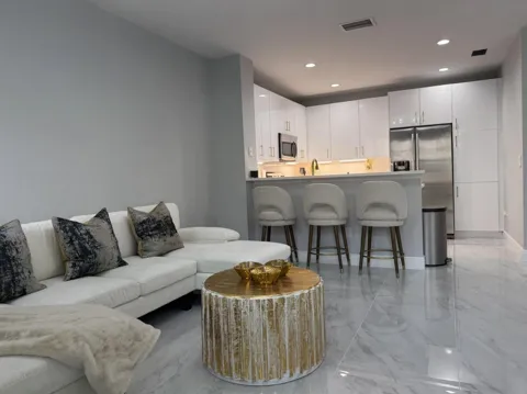 115 S Longport Circle #D