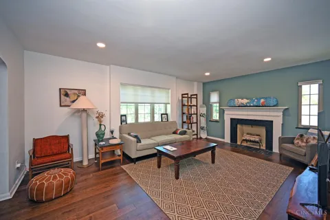 1338 Paxton Avenue #3
