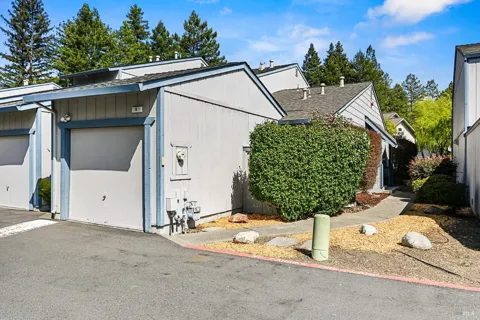 6 Conifer Square