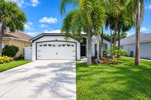 713 NW Waterlily Place
