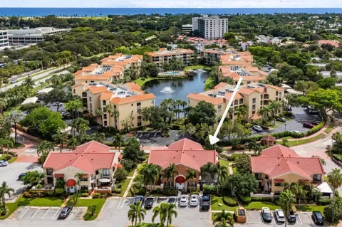 24 Uno Lago Drive