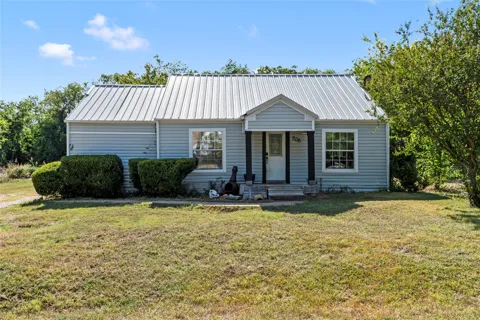 808 Main Street