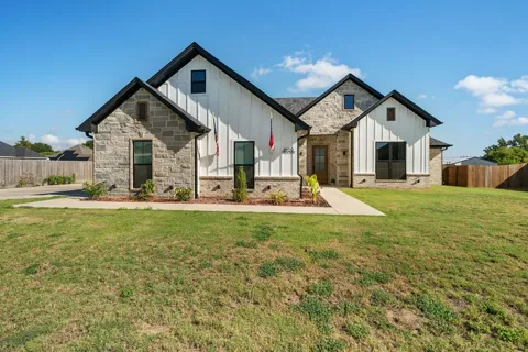 16139 Eagle Lane