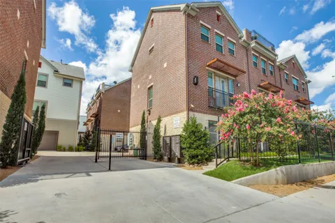 4323 Dickason Avenue #2