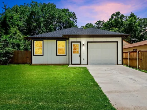 1104 W Elm Street