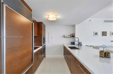 465 Brickell Ave #3905