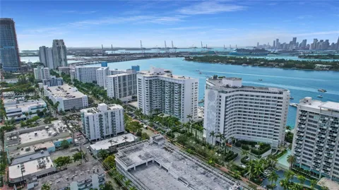 1100 West Ave #1115