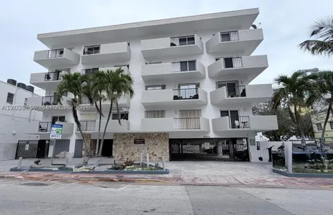 6965 Harding Ave #305