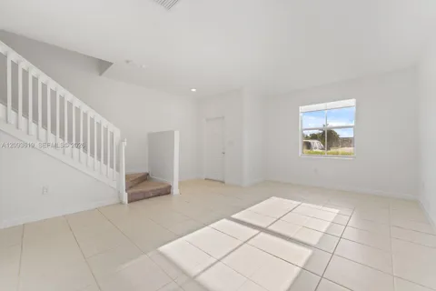 1705 SE 27th Rd