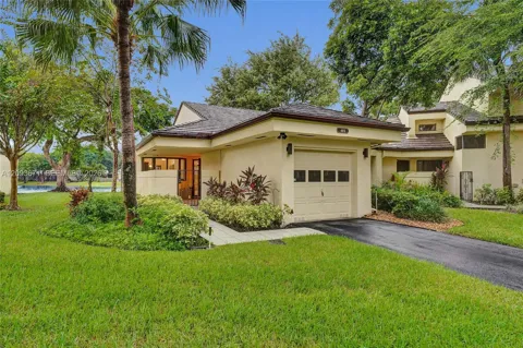 465 NW 95th Ave