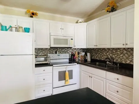140 Salisbury F