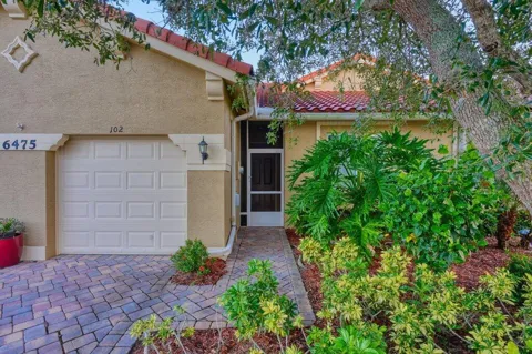 6475 Oxford Circle #102B