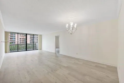 90 Edgewater Dr #514