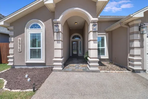 6514 Paddington Drive