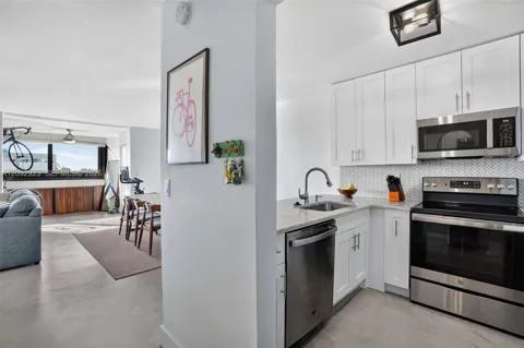 2950 SW 3rd Ave #6F