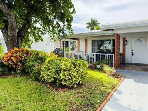 310 NW 25th Ct