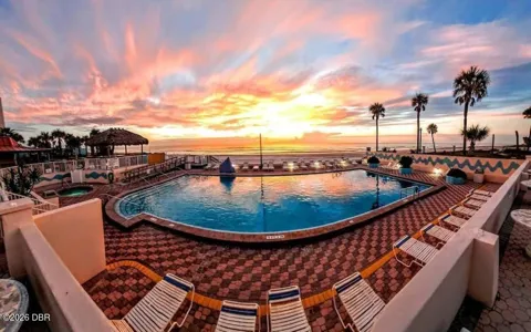 313 S Atlantic Avenue #429