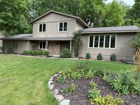 6015 Stoneybrook Drive