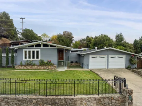 10 Knoll Road