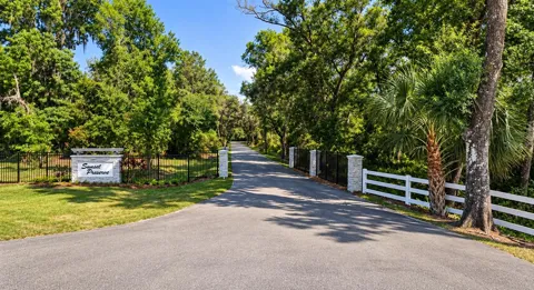 867 SUNSET LANE