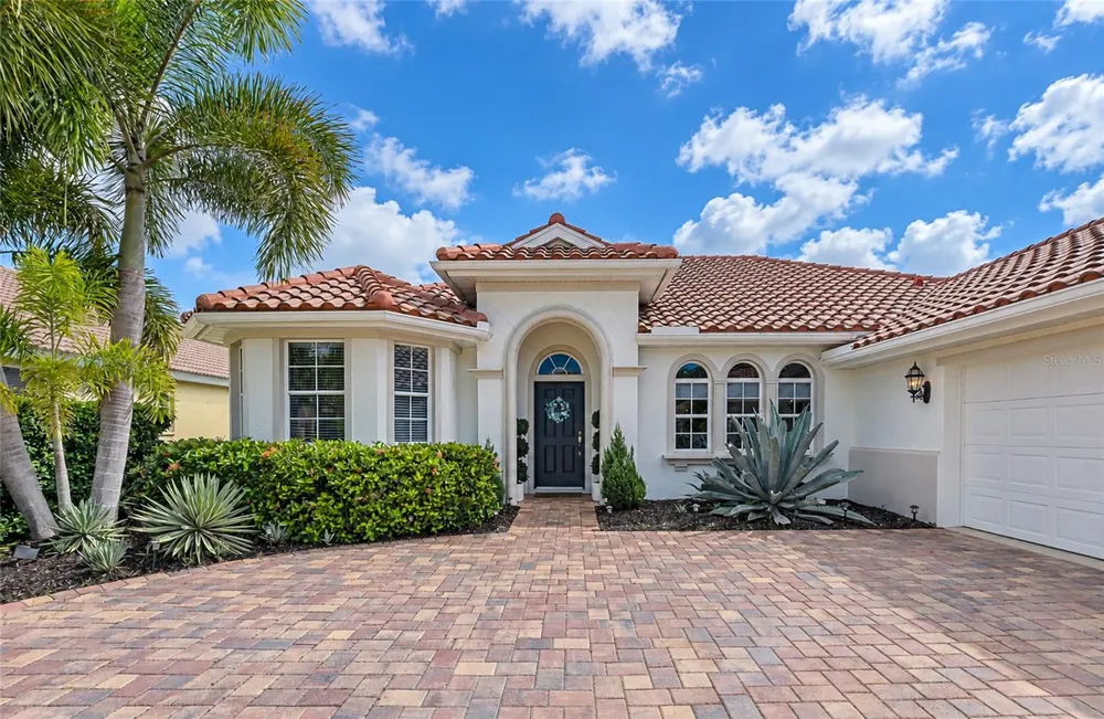 9719 DISCOVERY TERRACE Bradenton, FL 34212