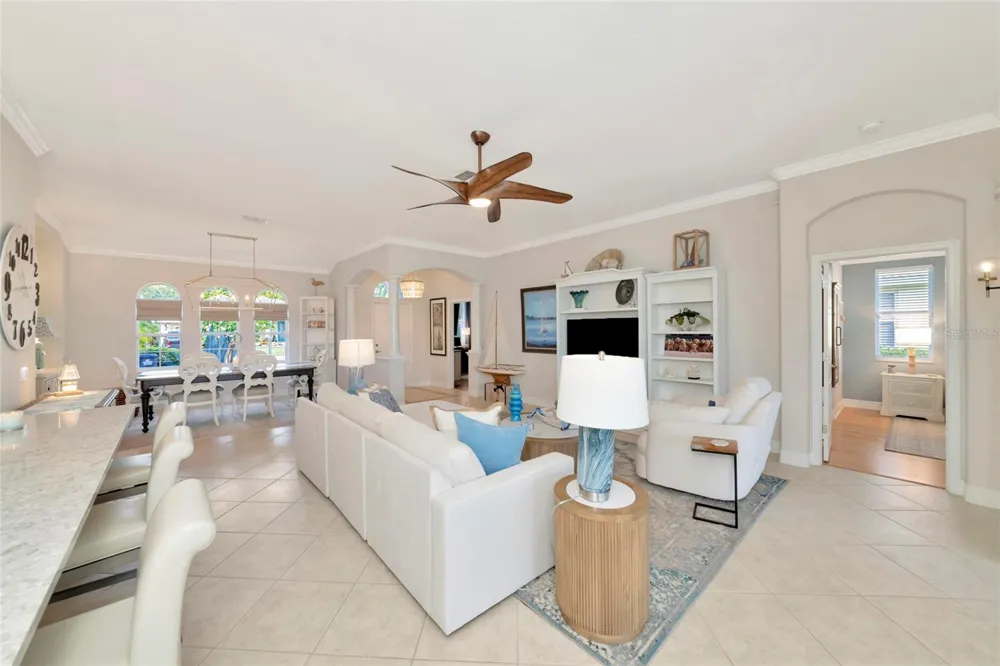 9719 DISCOVERY TERRACE Bradenton, FL 34212
