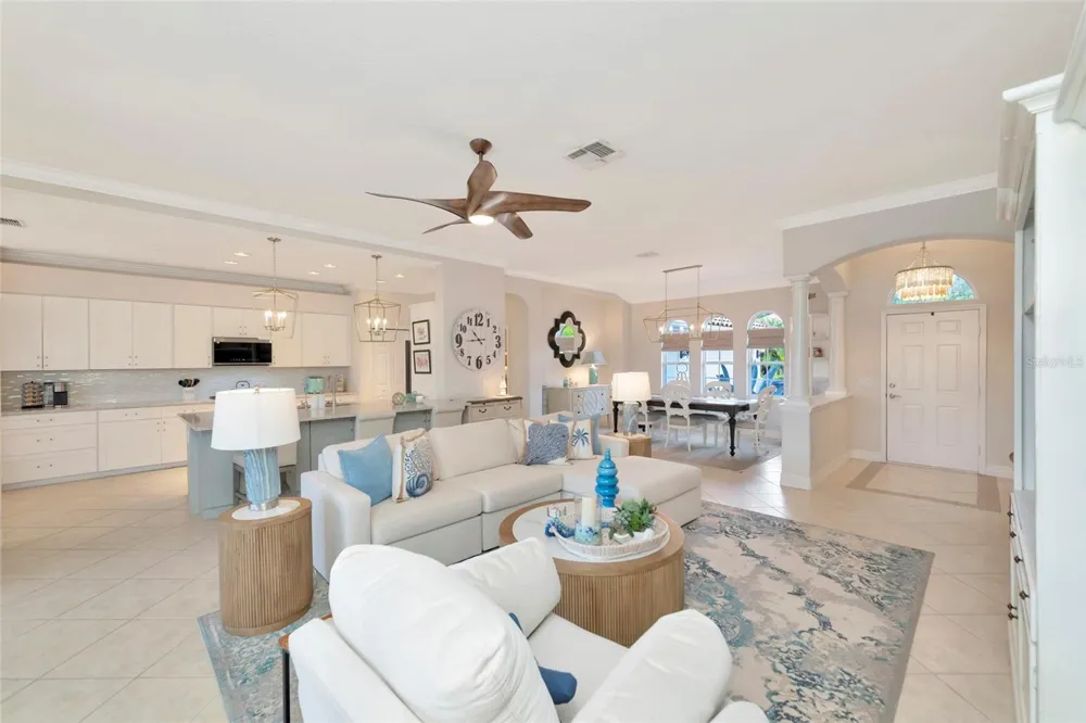 9719 DISCOVERY TERRACE Bradenton, FL 34212
