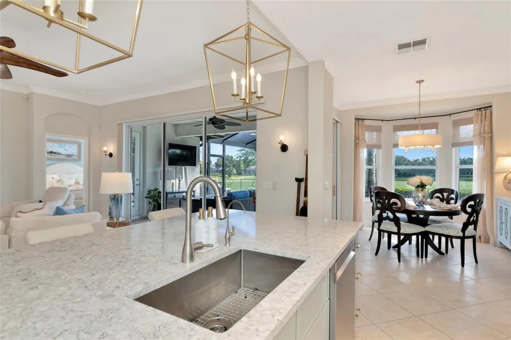 9719 DISCOVERY TERRACE Bradenton, FL 34212