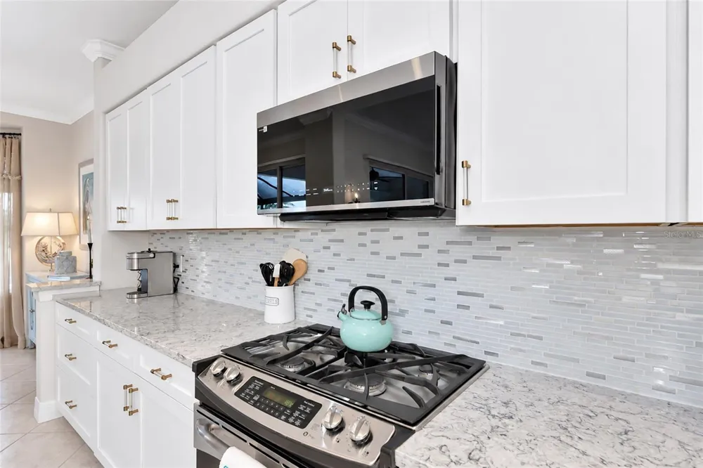 9719 DISCOVERY TERRACE Bradenton, FL 34212