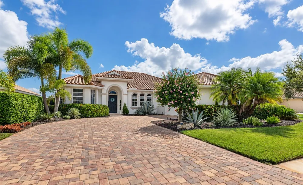 9719 DISCOVERY TERRACE Bradenton, FL 34212