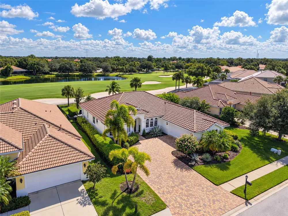9719 DISCOVERY TERRACE Bradenton, FL 34212