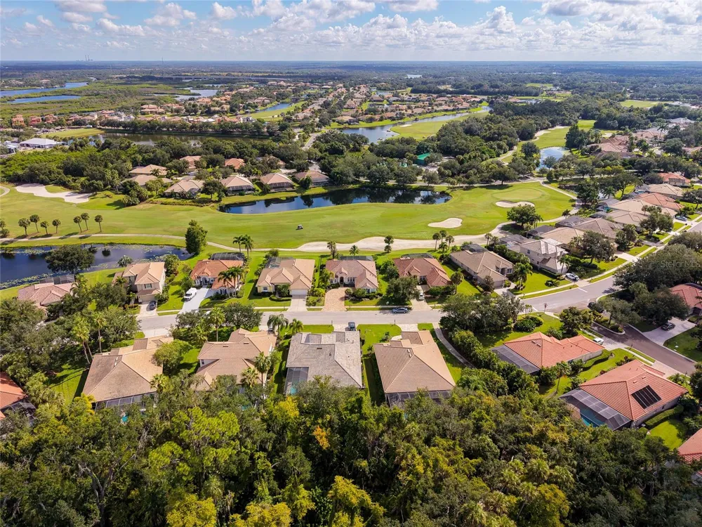 9719 DISCOVERY TERRACE Bradenton, FL 34212