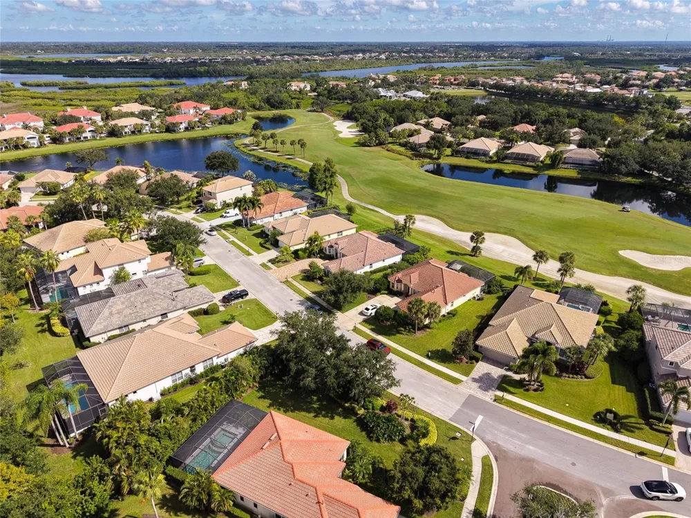 9719 DISCOVERY TERRACE Bradenton, FL 34212