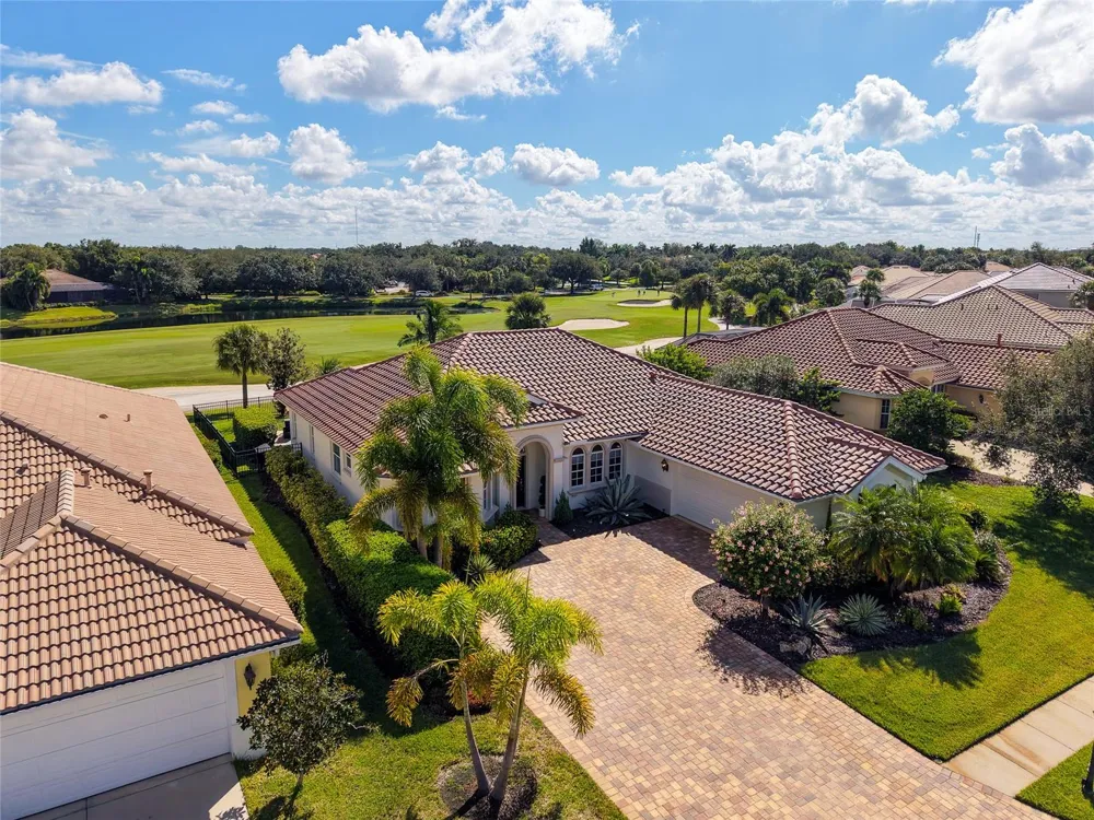 9719 DISCOVERY TERRACE Bradenton, FL 34212